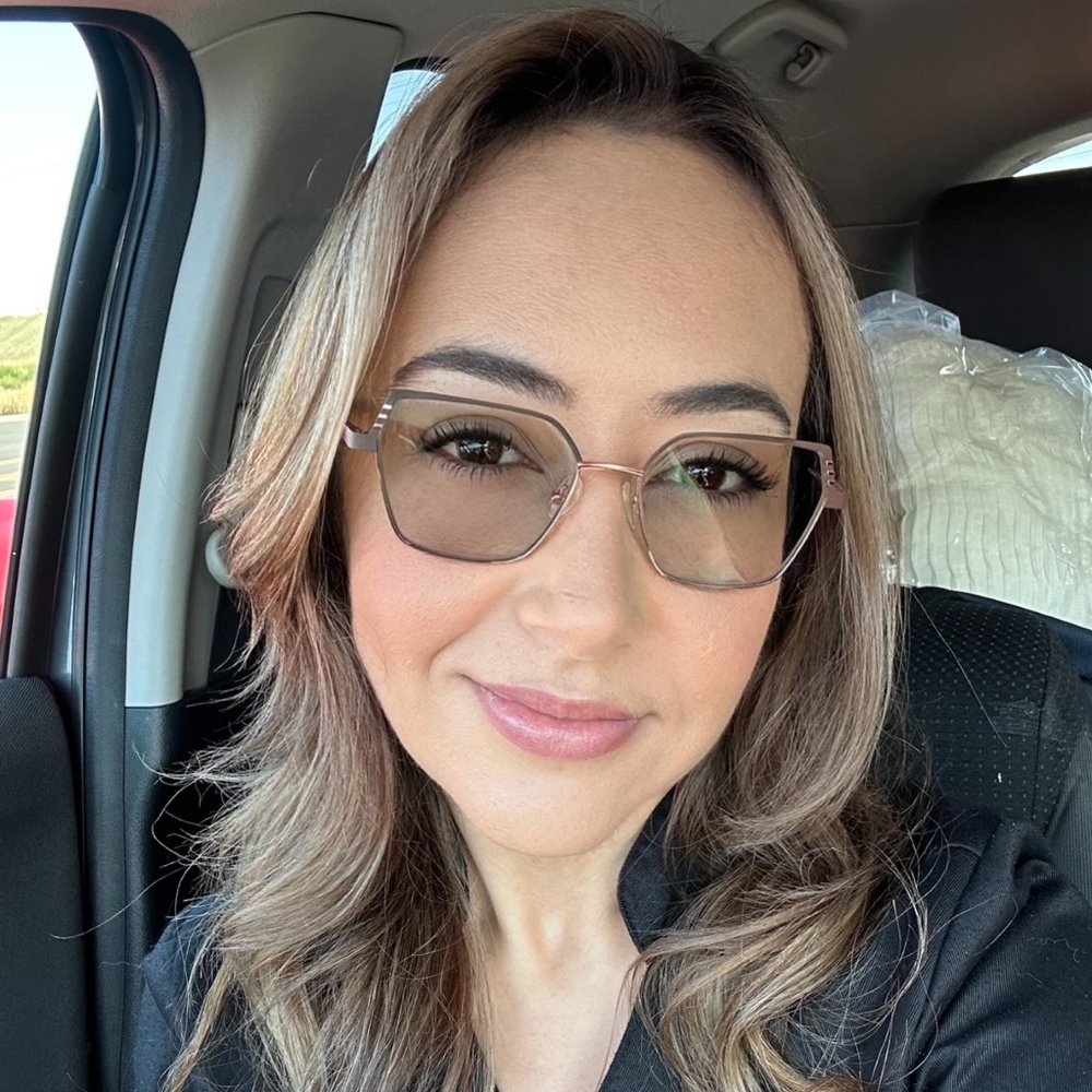 Meet your Posher, Ana paula